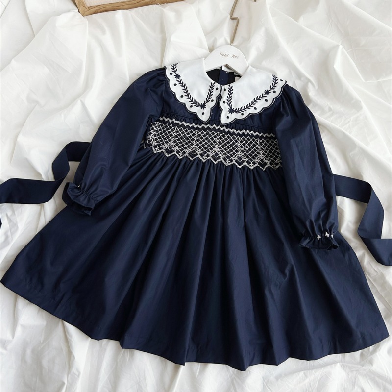 Vintage Fashion La - Vintage Dunkelblaues Handbesticktes Mädchenkleid mit Langen