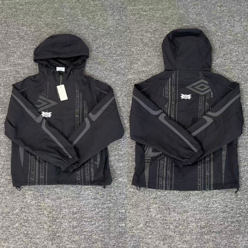 Vintage Schwarze Mertra-Jacke  – Vintage Windbreaker Nylon Bewertung und Preis